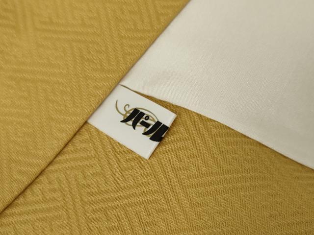 平和屋着物●上質な色無地　草花地紋　玉蜀黍色　正絹　逸品　AABK1715cs