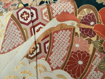 平和屋着物●豪華振袖　駒刺繍　吉祥草花文　鶴　暈し染め　金彩　丹後ちりめん　仮絵羽　逸品　未使用　AABK1753cs