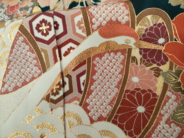 平和屋着物●豪華振袖　駒刺繍　吉祥草花文　鶴　暈し染め　金彩　丹後ちりめん　仮絵羽　逸品　未使用　AABK1753cs