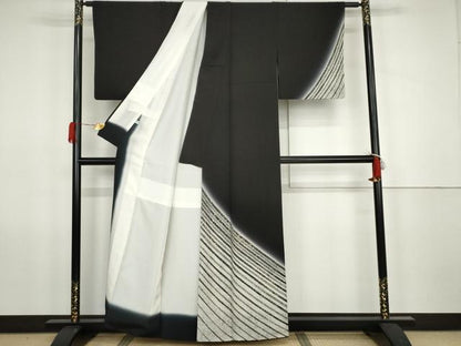 平和屋着物●京の名門　友禅　染の北川　訪問着　刺繍　斜縞　暈し染め　黒地　金糸　金彩　反端付き　正絹　逸品　AABK1763cs