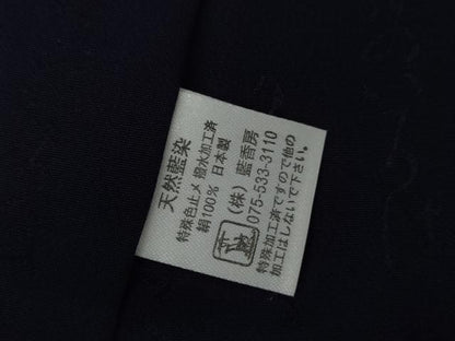 平和屋着物●藍造り国選定無形文化財　藍師・佐藤昭人　小紋　石畳文　正絹　逸品　未使用　AABK1799cs
