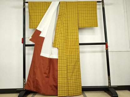 平和屋着物●山下八百子　本場黄八丈　紬　市松綾織　格子　正絹　逸品　AABK1814cs