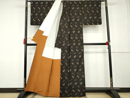 平和屋着物●国指定重要無形文化財　本場久米島紬　手織　正絹　逸品　AABK1817cs