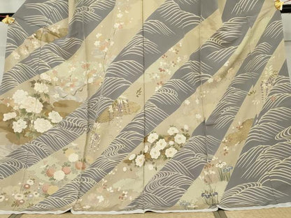 平和屋着物●訪問着　作家物　駒刺繍　立波草花文　金彩　仮絵羽　正絹　逸品　未使用　AABK1827cs