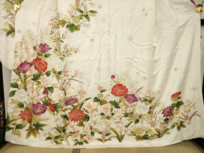 平和屋着物●豪華振袖　駒刺繍　草花文　金彩　正絹　逸品　AABK1878ck