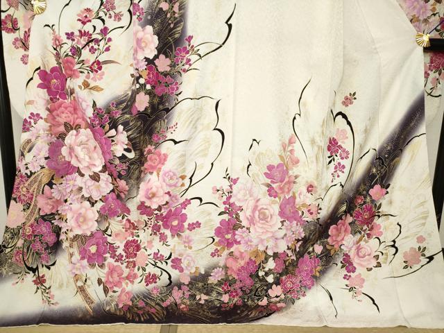 平和屋着物●豪華振袖　刺繍　舞花文　ラインストーン　銀通し地　ロング丈　正絹　逸品　AABK1885ck
