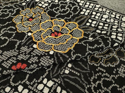 平和屋着物●豪華振袖　総絞り　駒刺繍　舞花文　黒地　金彩　正絹　逸品　AABK1917ck