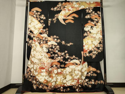 平和屋着物●豪華振袖　駒刺繍　蔓帯花文　黒地　金彩　正絹　逸品　AABK1918ck