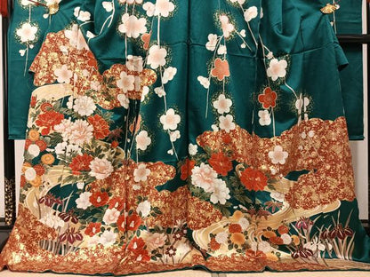 平和屋着物●豪華振袖　駒刺繍　草花文　金彩　仮絵羽　正絹　逸品　未使用　AABK2174ph