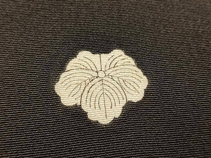 平和屋着物●豪華黒留袖　駒刺繍　地紙草花文　金彩　正絹　逸品　AABK2183ph