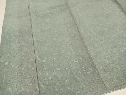平和屋着物●重要無形文化財　人間国宝　中村勇二郎　江戸小紋　古代菊　浜ちりめん　証紙・反端付き　正絹　逸品　AABK2243ph