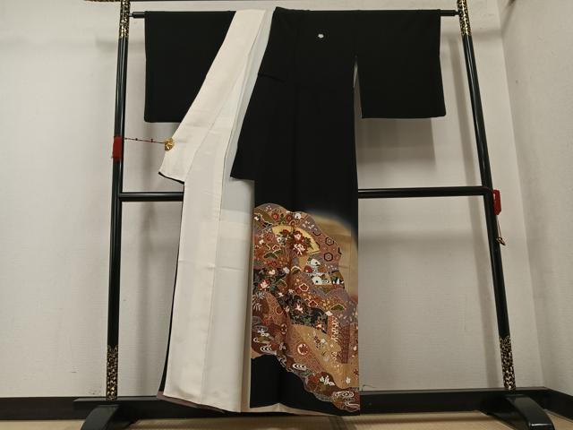 平和屋着物●豪華黒留袖　作家物　駒刺繍　扇面吉祥花文　暈し染め　金彩　正絹　逸品　AABK2279ph