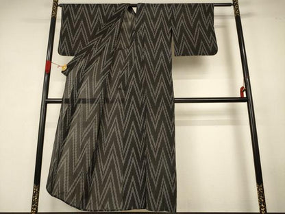 平和屋着物＊夏物　お召　幾何学文様　黒地　正絹　逸品　AABK2715jd