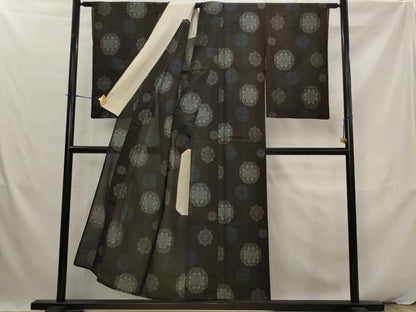 平和屋着物＊夏物　本場大島紬　夏大島　割り込み絣　舞花文　正絹　逸品　AABK2895st
