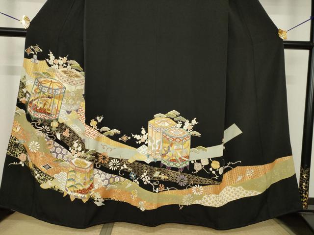 平和屋着物●創業460年・千總　黒留袖　駒刺繍　貝桶花文　金彩　正絹　逸品　AABK3075ck