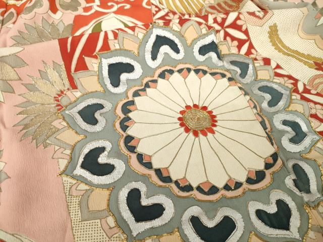 平和屋本店●アンティーク　大正ロマン　振袖　駒刺繍　孔雀羽文　花　黒地　金彩　ロング丈　正絹　逸品　AABK3159ck