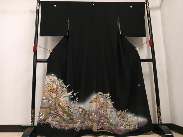 平和屋着物●豪華黒留袖　作家物　駒刺繍　松竹梅吉祥草花文　暈し染め　金彩　正絹　逸品　AABK3197ph