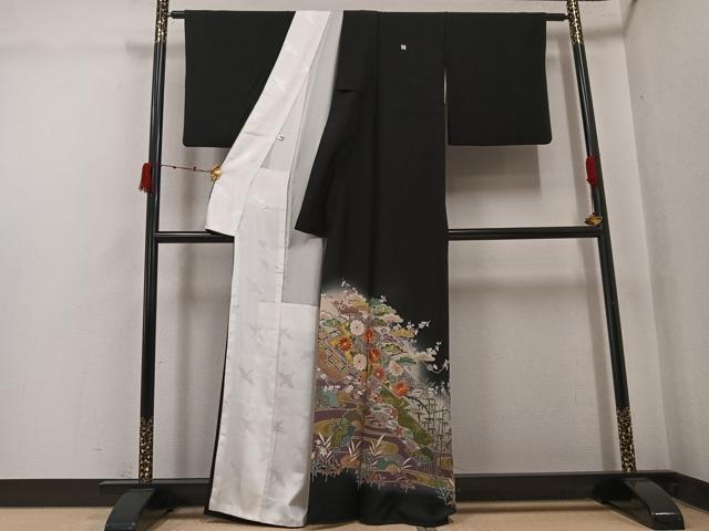平和屋着物●豪華黒留袖　作家物　駒刺繍　松竹梅吉祥草花文　暈し染め　金彩　正絹　逸品　AABK3197ph
