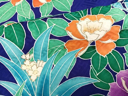 平和屋着物●豪華振袖　駒刺繍　草花文　金彩　正絹　逸品　AABK3203ph