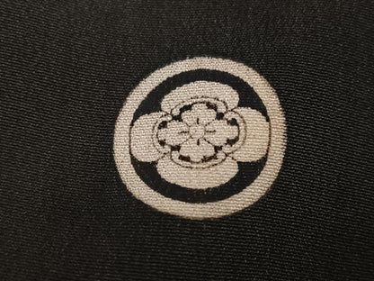 平和屋着物●アンティーク　大正ロマン　振袖　駒刺繍　群れ鶴花文　黒地　金銀彩　正絹　逸品　AABK3211ph