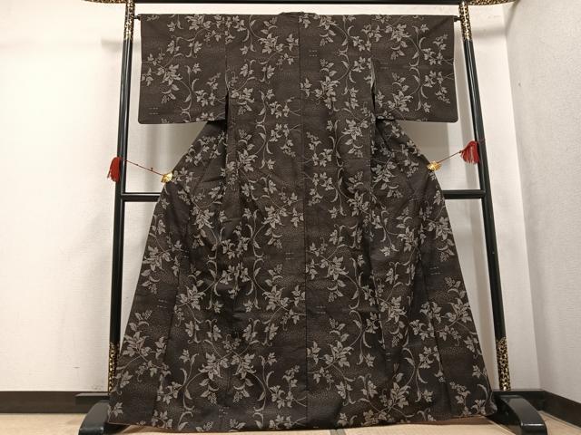 平和屋着物●本場大島紬　9マルキ　花唐草文　正絹　逸品　AABK3232ph