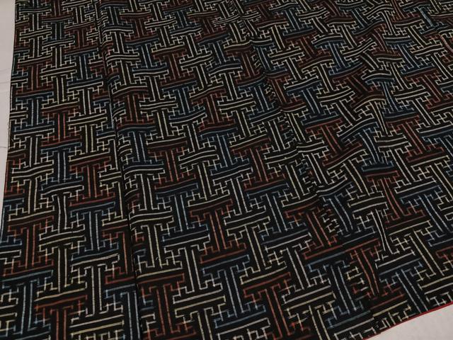平和屋着物●上質な紬　秋名バラ柄　黒地　正絹　逸品　AABK3289ph