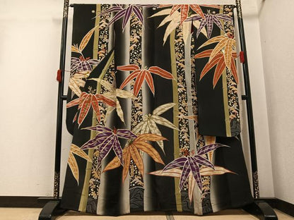 平和屋本店●アンティーク　大正ロマン　振袖　駒刺繍　松竹梅文　黒地　金彩　正絹　逸品　AABK3291ph