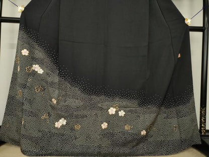 平和屋着物●ファッションデザイナー 花井幸子　訪問着　駒刺繍　舞桜　黒地　正絹　逸品　AABK3396ck