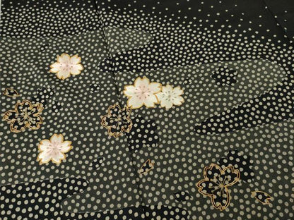 平和屋着物●ファッションデザイナー 花井幸子　訪問着　駒刺繍　舞桜　黒地　正絹　逸品　AABK3396ck