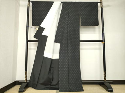 平和屋着物●上質な紬　幾何学文様　黒地　正絹　逸品　AABK3400ck
