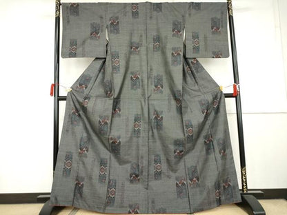 平和屋着物●本場大島紬　9マルキ　亀甲花文　黒地　正絹　逸品　AABK3426cs