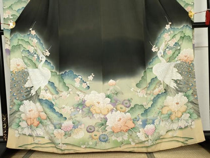 平和屋本店●アンティーク　大正ロマン　振袖　刺繍　孔雀草花文　暈し染め　黒地　正絹　逸品　AABK3446cs