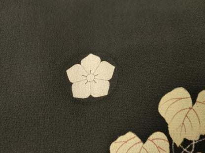 平和屋本店●アンティーク　大正ロマン　振袖　刺繍　孔雀草花文　暈し染め　黒地　正絹　逸品　AABK3446cs