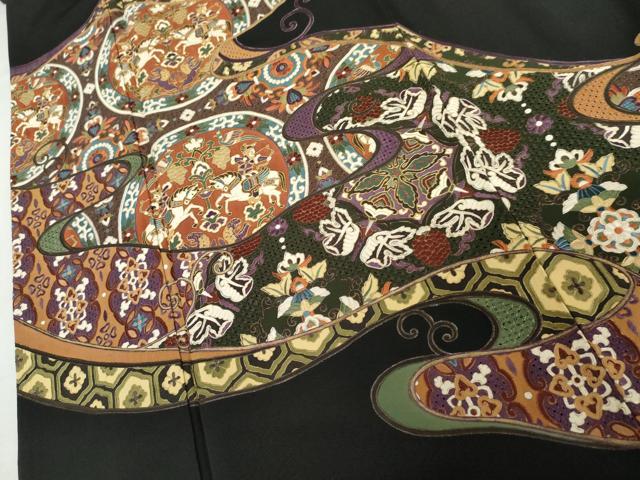 平和屋着物●中国三大刺繍　スワトウ刺繍　汕頭刺繍　総刺繍　黒留袖　狩猟更紗花文　金糸　正絹　逸品　AABK3523cs
