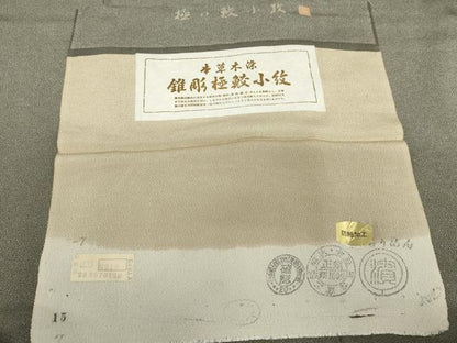 平和屋着物●江戸小紋　彫士：住田双光・染士：服部光擴　極小鮫小紋柄　鬼しぼ縮緬　浜ちりめん　反端付き　正絹　逸品　AABK3524cs