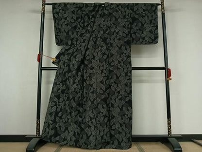 平和屋着物▽上質な紬　単衣　草葉文　黒地　正絹　逸品　AABK3601jh