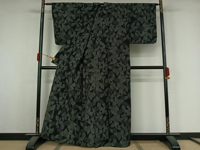 平和屋着物▽上質な紬　単衣　草葉文　黒地　正絹　逸品　AABK3601jh