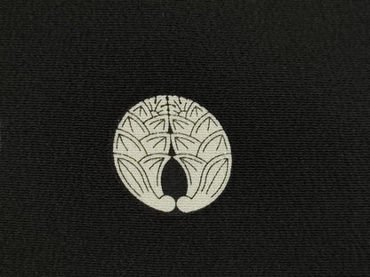 平和屋本店●人間国宝　森口華弘　蒔糊友禅　蒔糊散らし　黒留袖　刺繍　花束文　金糸　共箱付き　正絹　逸品　AABK3954ck