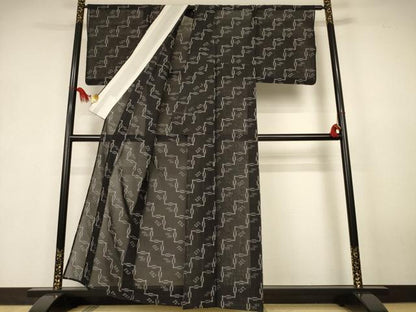 平和屋着物＊夏物　本場琉球絣　夏琉球　黒地　正絹　逸品　AABK4159jd
