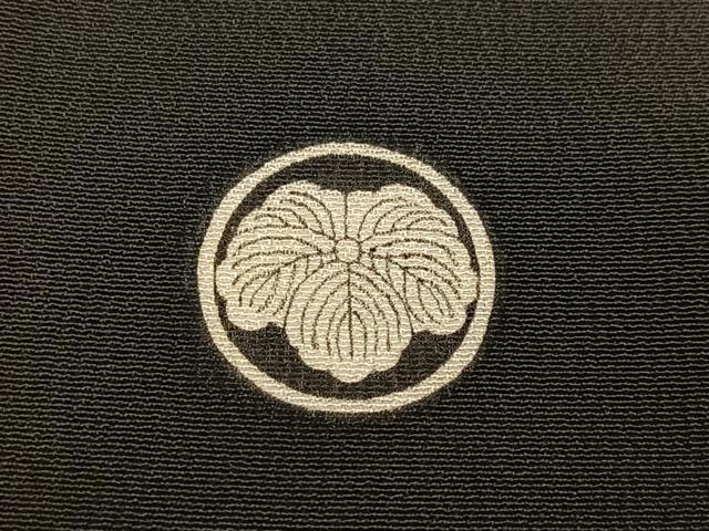 平和屋着物●アンティーク　大正ロマン　黒留袖　駒刺繍　群れ鶴浜松文　正絹　逸品　AABK4334ph