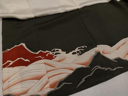 平和屋着物●アンティーク　大正ロマン　黒留袖　駒刺繍　群れ鶴浜松文　正絹　逸品　AABK4334ph