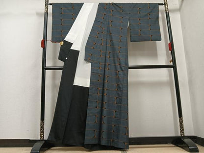 平和屋着物●本場大島紬　7マルキ　幾何学文様　正絹　逸品　AABK4350ph