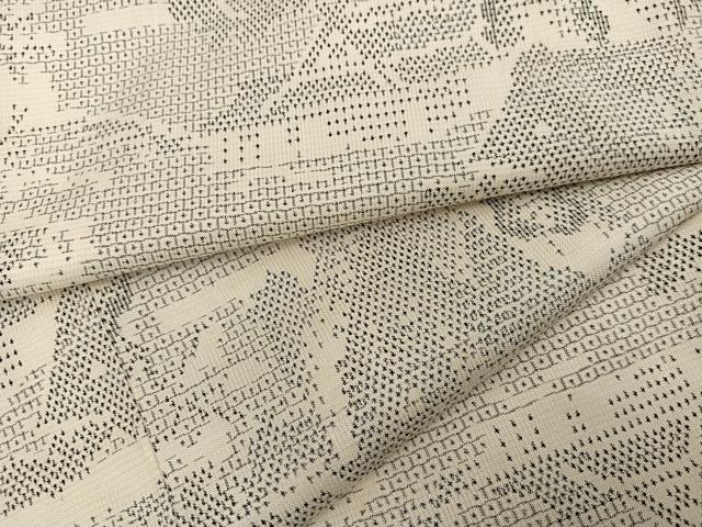 平和屋着物●本場大島紬　白大島　80亀甲　風景文　正絹　逸品　AABK4364ph