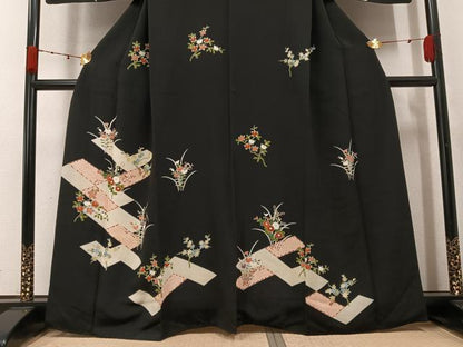 平和屋着物●訪問着　友禅　草花文　黒地　鬼しぼ縮緬　正絹　逸品　AABK4368ph