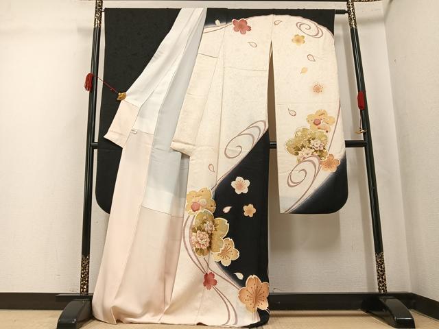 平和屋着物●豪華振袖　駒刺繍　舞花文　暈し染め　金彩　正絹　逸品　AABK4384ph