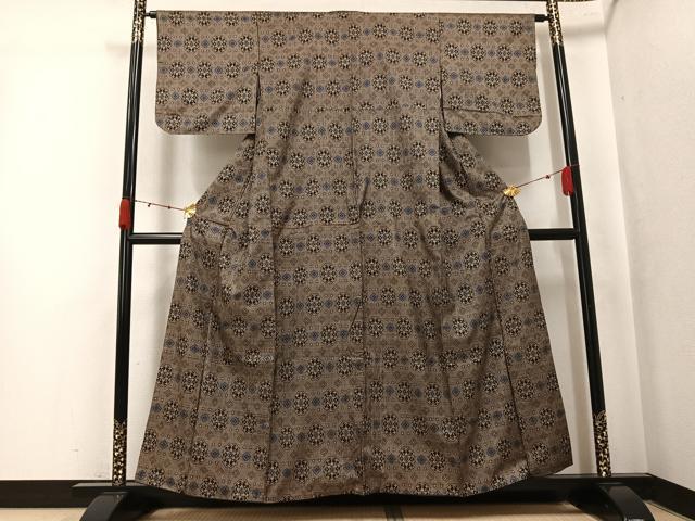 平和屋着物○本場大島紬 割込み絣 花尽くし 正絹 逸品 AABK4391ph