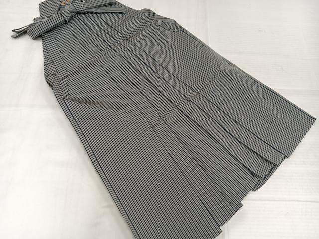 平和屋着物●男性　馬乗り袴　本場竹鳳平　縞　正絹　逸品　AABK4435ph