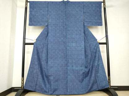 平和屋着物●本場染大島紬　市松文　正絹　逸品　AABK4452ck