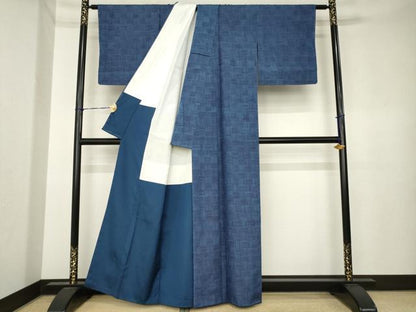 平和屋着物●本場染大島紬　市松文　正絹　逸品　AABK4452ck