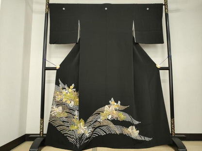 平和屋着物●創業460年・千總　黒留袖　刺繍　松　金糸　正絹　逸品　AABK4496ck